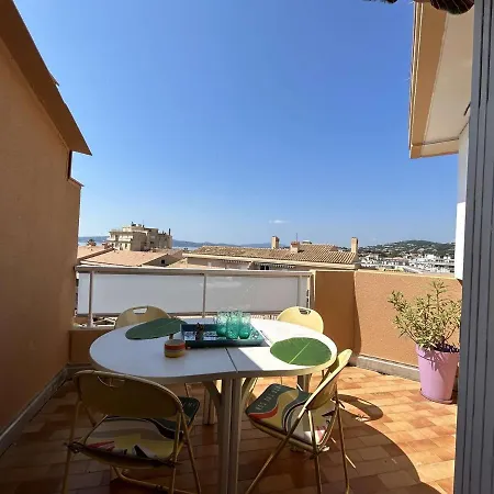 Sainte-maxime: 2 Pièces, 5 Couchages, Vue Mer, Clim, Centre-ville - Fr-1-226-515 Appartement *