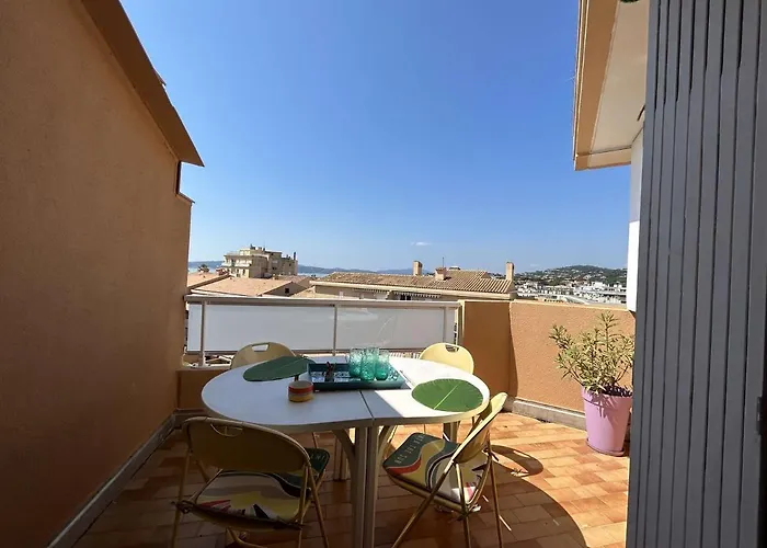 Sainte-maxime: 2 Pieces, 5 Couchages, Vue Mer, Clim, Centre-ville - Fr-1-226-515 Apartment *
